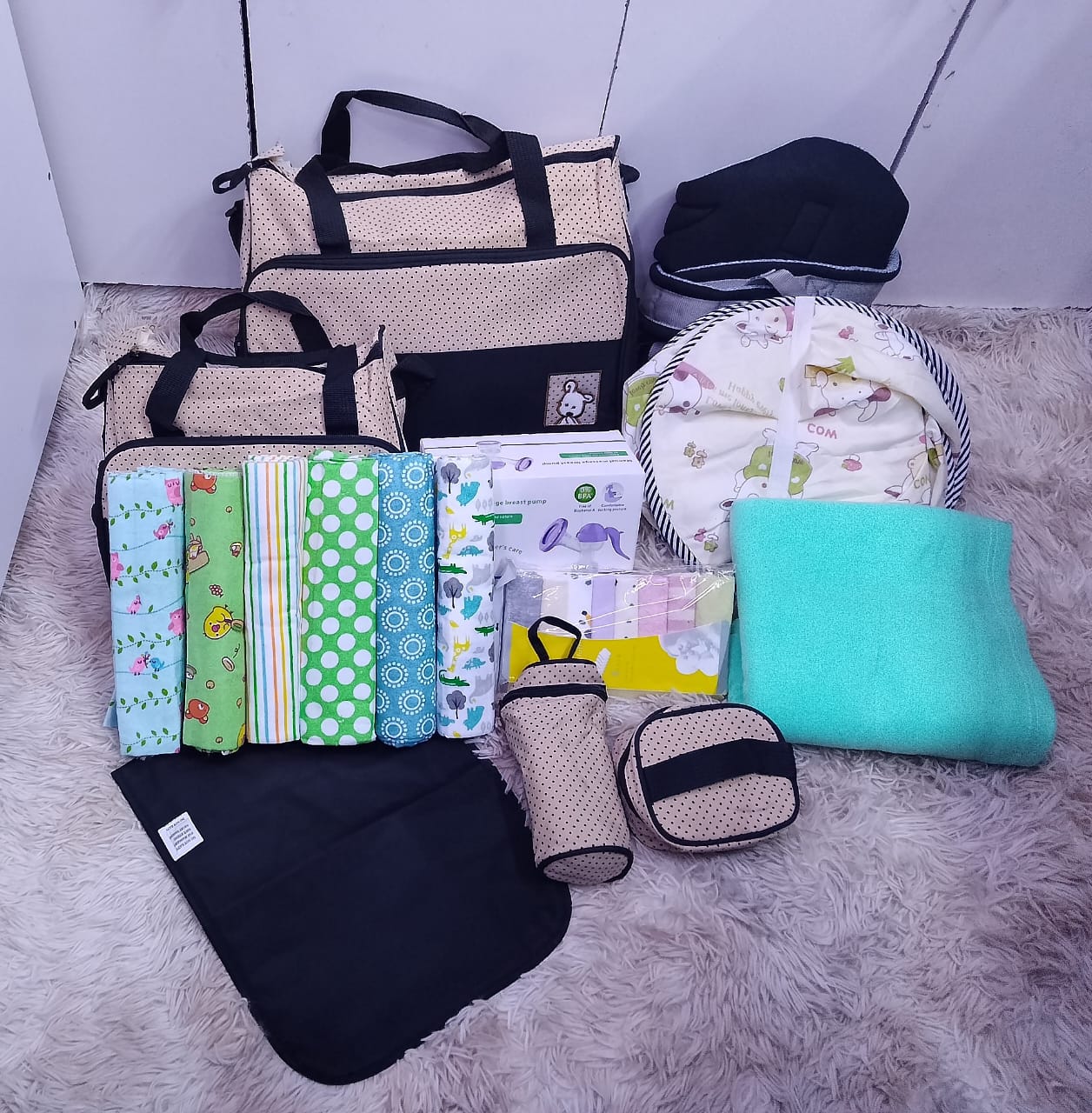 Newborn package;5 in 1 diaper bag,baby carrier,babynest,washcloth,manual breastpump,baby warmer,flannels