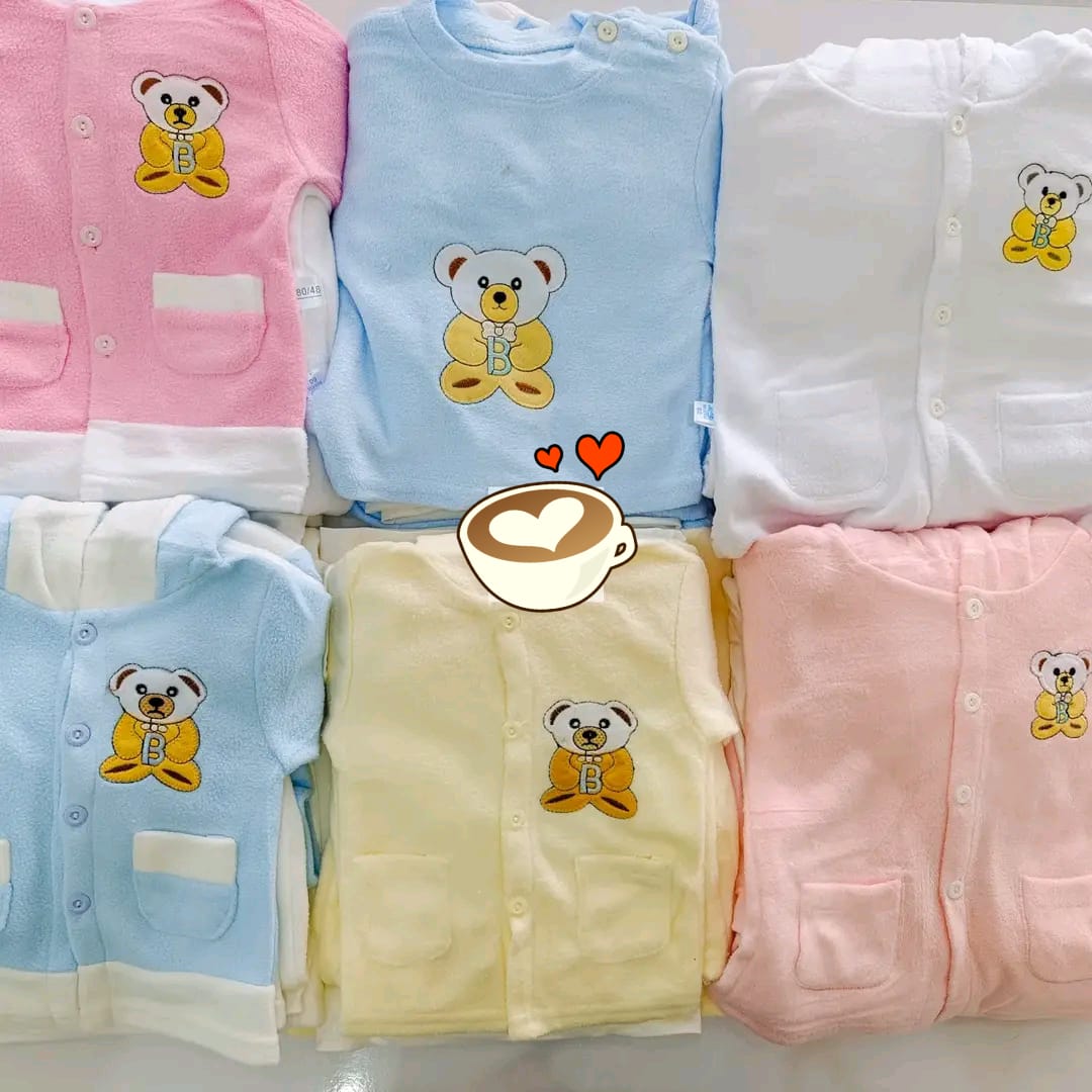 Fashion 8 pc Newborn receiving set unisex .Unisex durable and of very high-quality Machine washable and re-usable .Stylish and very warm for your new born. They are perfect for new born babies