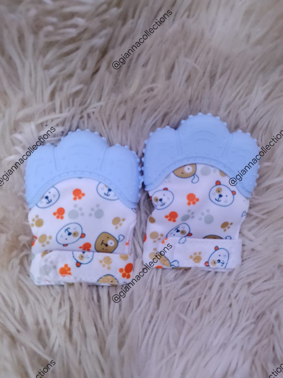 2 Pcs Silicone Teething Mitten,Soothing Infant Teething Mitten with Adjustable Strap