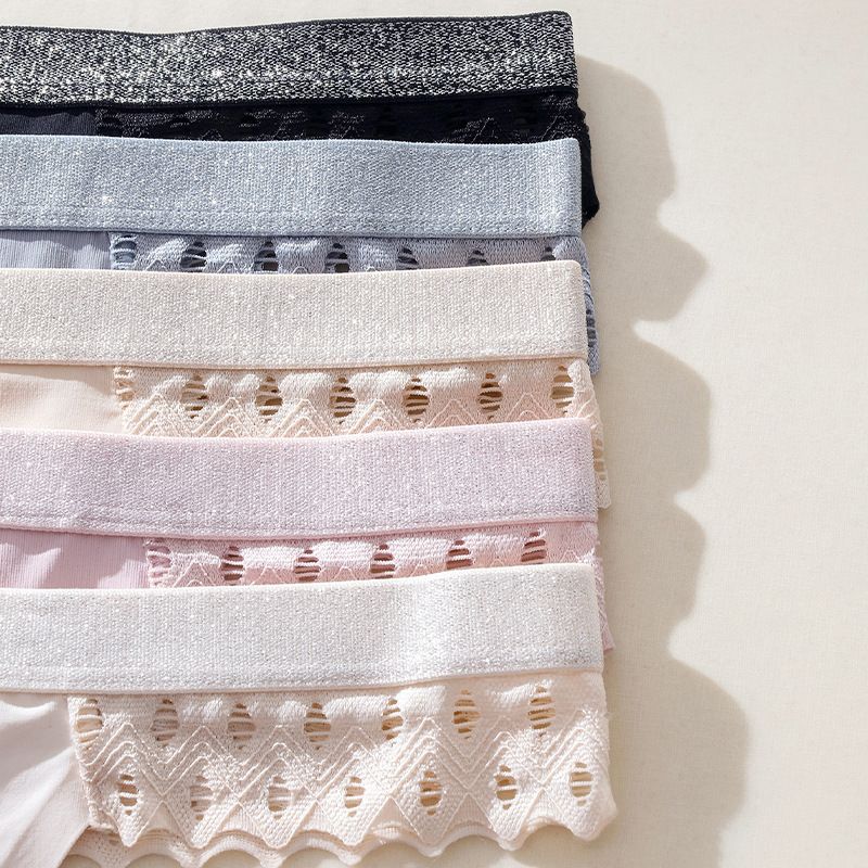 Cross border wholesale of European and American low rise ice silk nude oversized women's underwear, quick drying breathable lace edge sexy thong black S