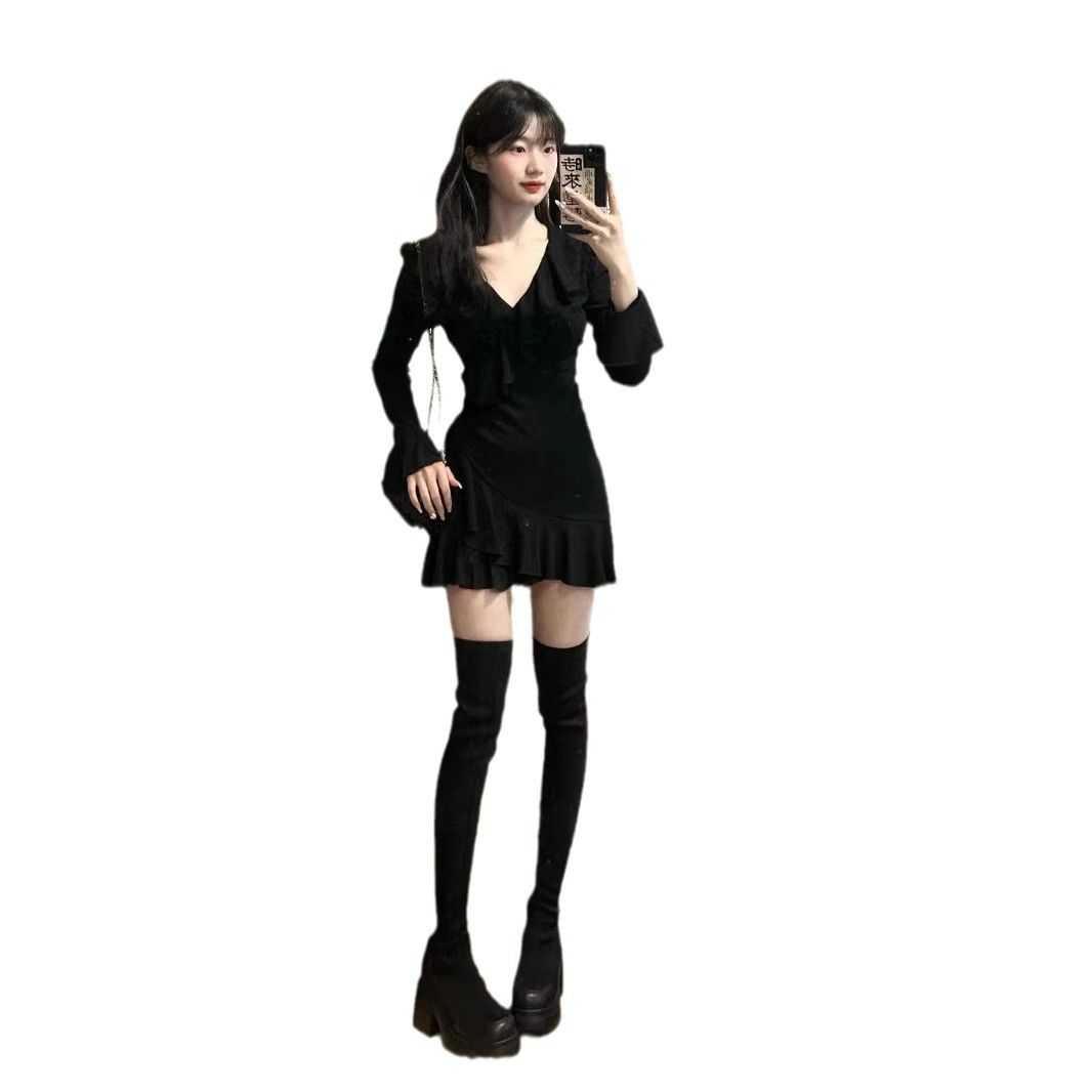 2*PC Black ruffled flared sleeve long sleeved V-neck dress for women with autumn and winter temperament, small black dress with waist cinched, A-line short skirt black S