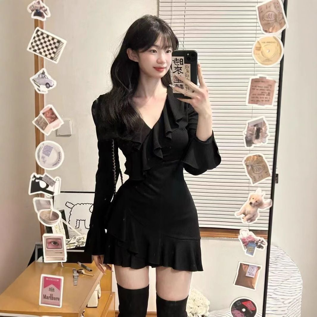 2*PC Black ruffled flared sleeve long sleeved V-neck dress for women with autumn and winter temperament, small black dress with waist cinched, A-line short skirt black S