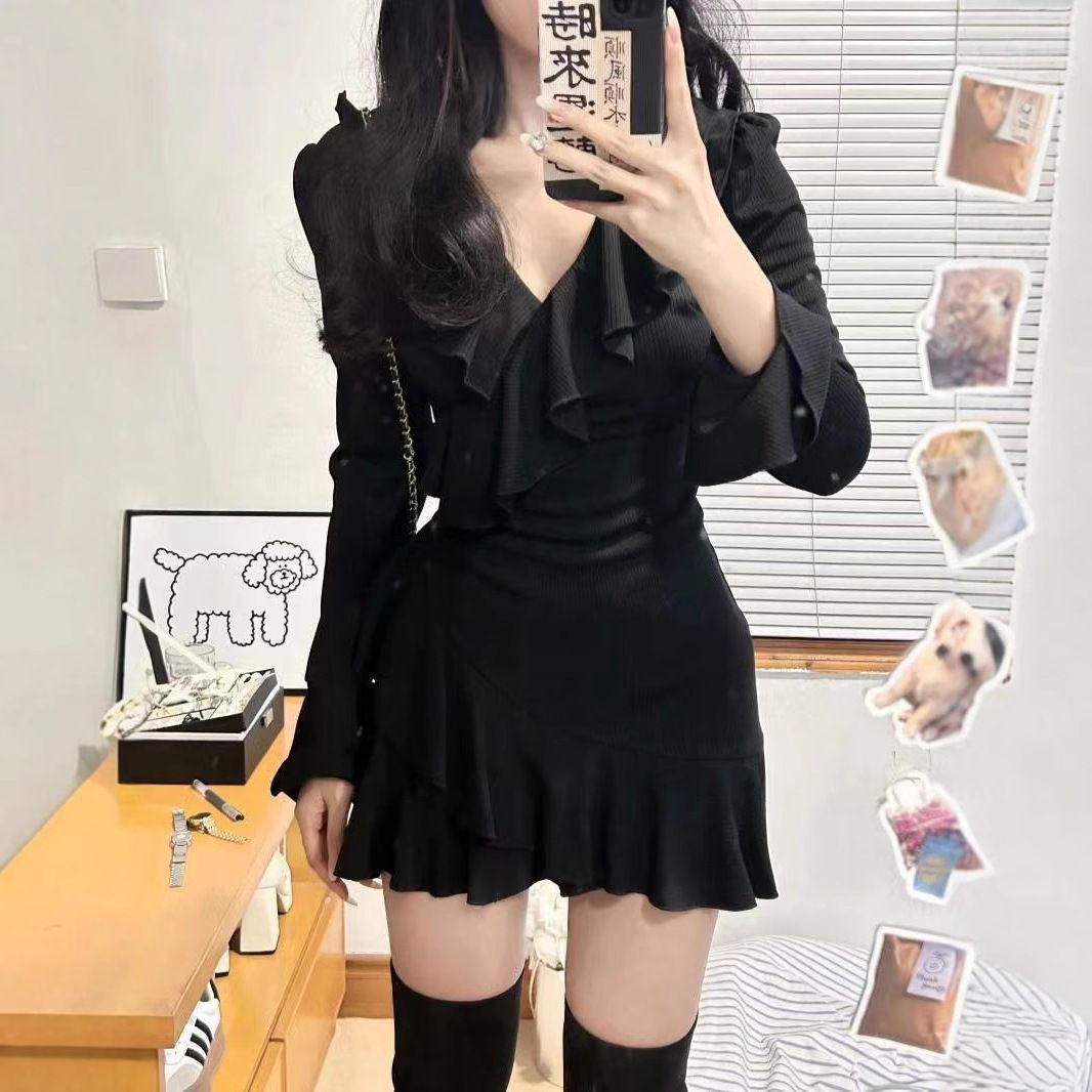 2*PC Black ruffled flared sleeve long sleeved V-neck dress for women with autumn and winter temperament, small black dress with waist cinched, A-line short skirt black S