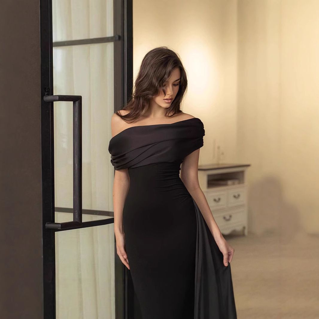 2024 Autumn New Product: Intellectual and Elegant Satin Splicing Slanted Collar, Off Shoulder Strap, Waist Bag, Hip Banquet Dress Hei S