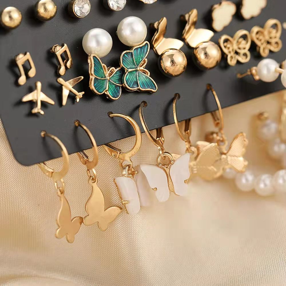 34 Pieces WOW! Fashion Stunning Earrings For Beautiful Girls Women's Fashion Accessories Jewellery Earrings Creative 17 Pairs Combination Note Pearl Breathtaking Earrings Sets Gold as picture