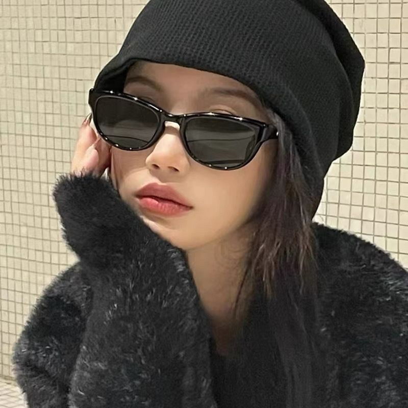 Retro cat eyes, small face sunglasses, women's high-end feel, ins, black small frame, sun protection design, photo taking, myopia sunglasses- black AS PICTURE