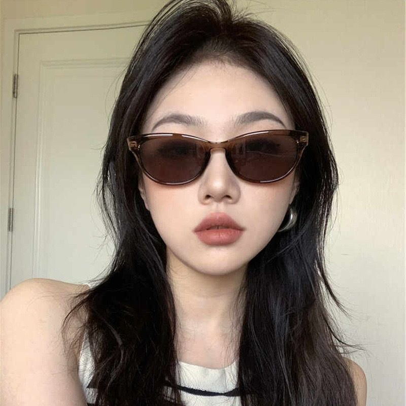 Retro cat eyes, small face sunglasses, women's high-end feel, ins, black small frame, sun protection design, photo taking, myopia sunglasses- black AS PICTURE