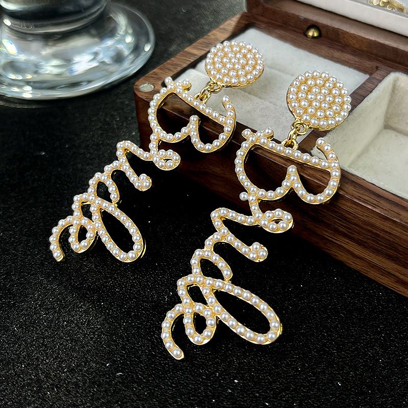 Cross border New Exaggerated Design with Rice Beads English Letter Bride Wedding Earrings Cross border Wholesale milky white AS PICTURE