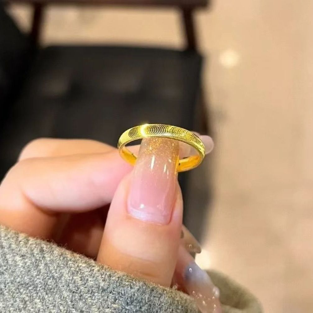 Titanium steel ring bursts with cat eye ripple, plain ring, closed ring, women's ins, high-end sense, fashionable and timeless, light luxury finger golden Number 5