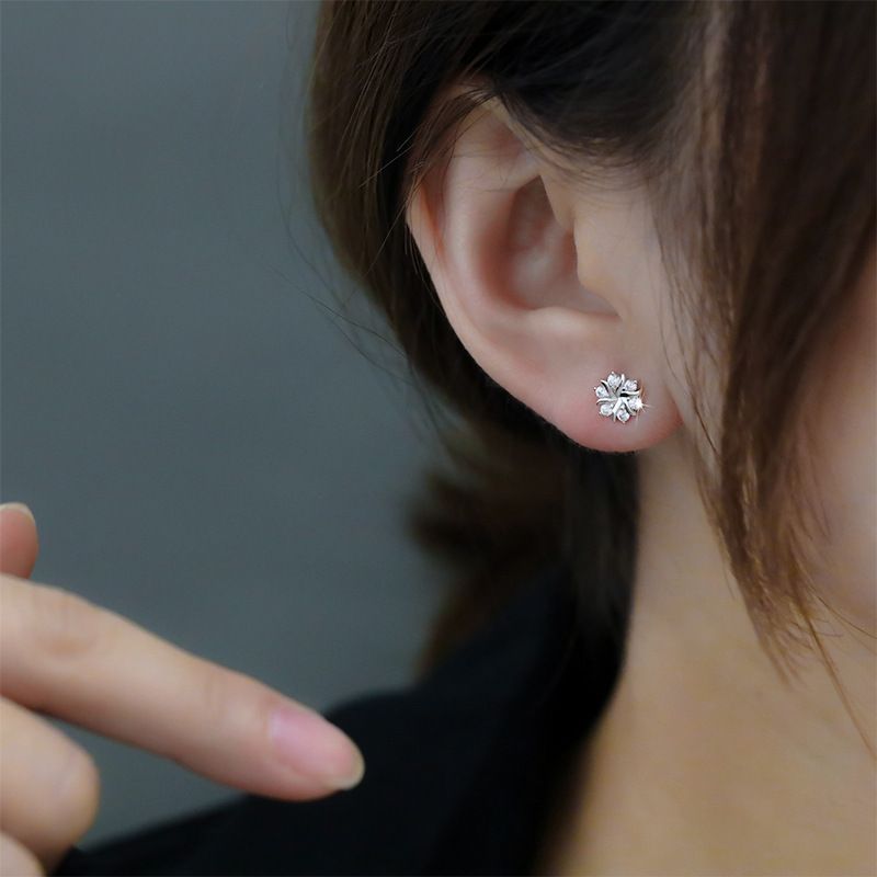 Snowflake zircon earrings women's s 999 pure silver light luxury versatile ear hole care foot silver earrings niche design first accessory platinum blonde pure silver