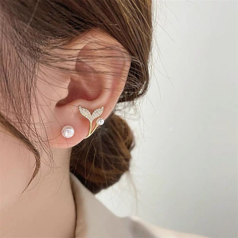 1*PC Korean Style Fish Tail Sparkling Diamond Earrings 2022 New Versatile Personalized Design Earrings with Fairy Charm Earrings golden AS PICTURE