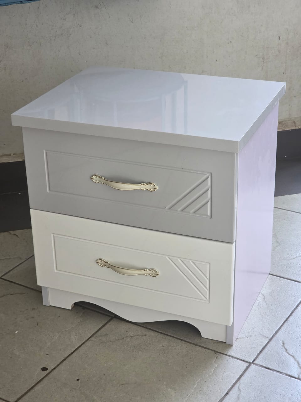 📍TOP-QUALITY 📍 Solid Wood Bedside Table Nightstand.
🍇 Solid wood bedside table nightstand
🍇 Nordic light luxury home furniture
🍇 Size: 50*40*48cm