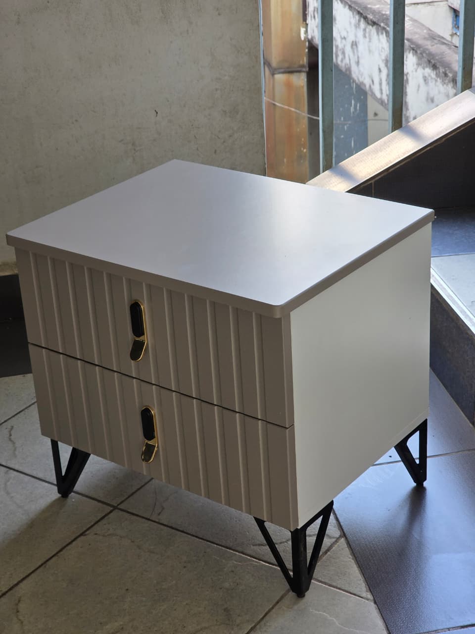 🍂🪄Nordic Bedroom minimalist night table with drawers.🍇 Space saving storage bedside table 
🍇 Modern luxury home furniture 
🍇 Size:50*40*48cm
