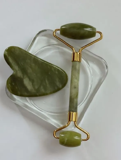 2PS/SET  JADE ROLLER AND GUA SHA  MASSAGE STONE