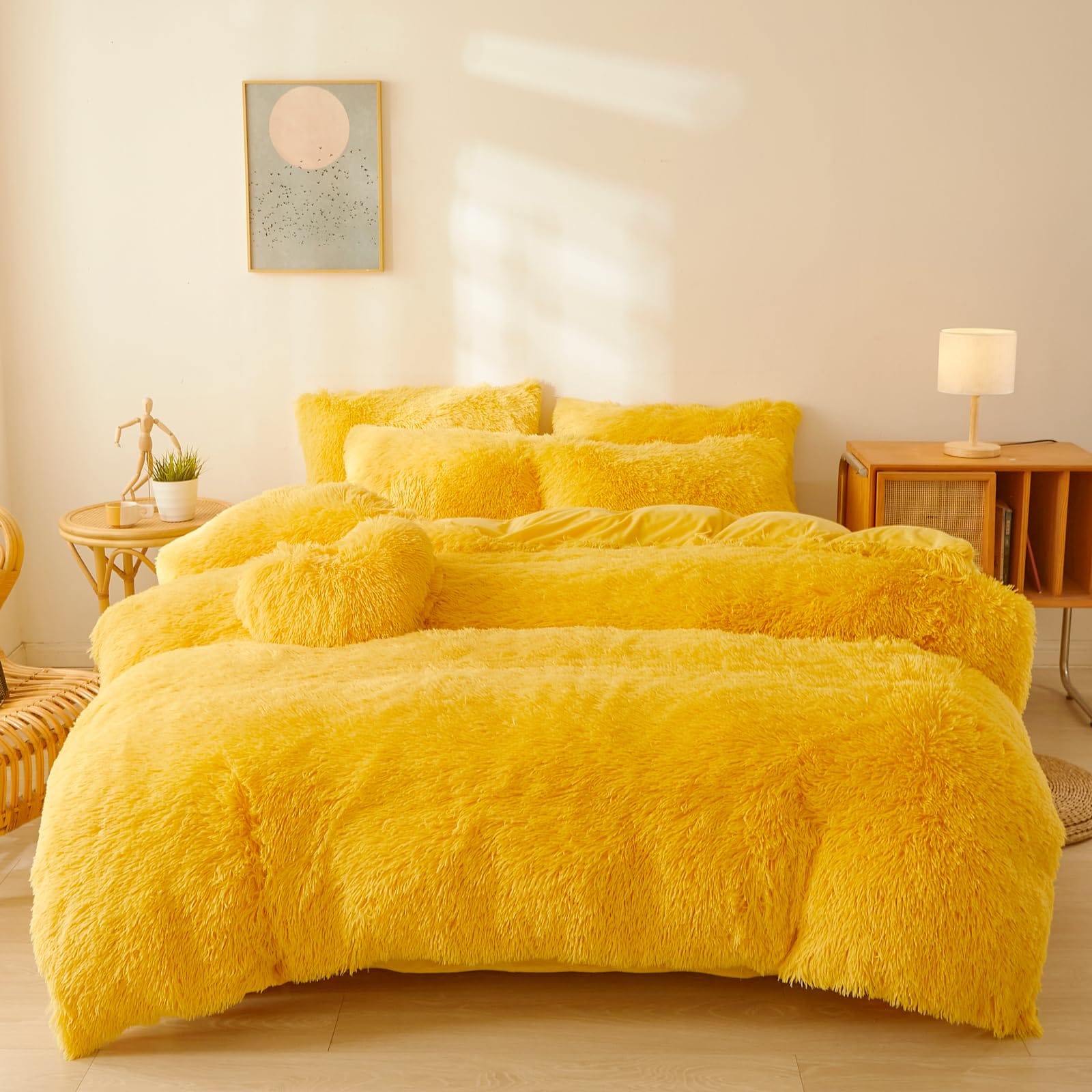6pcs of 6*7 Fluffy duvet Set Comes as 1pc Fluffy Duvet, 1pc Bedsheet 2pcs Pillow Cases and 2pcs Trow Pillow Cases or Cover Bedding Set