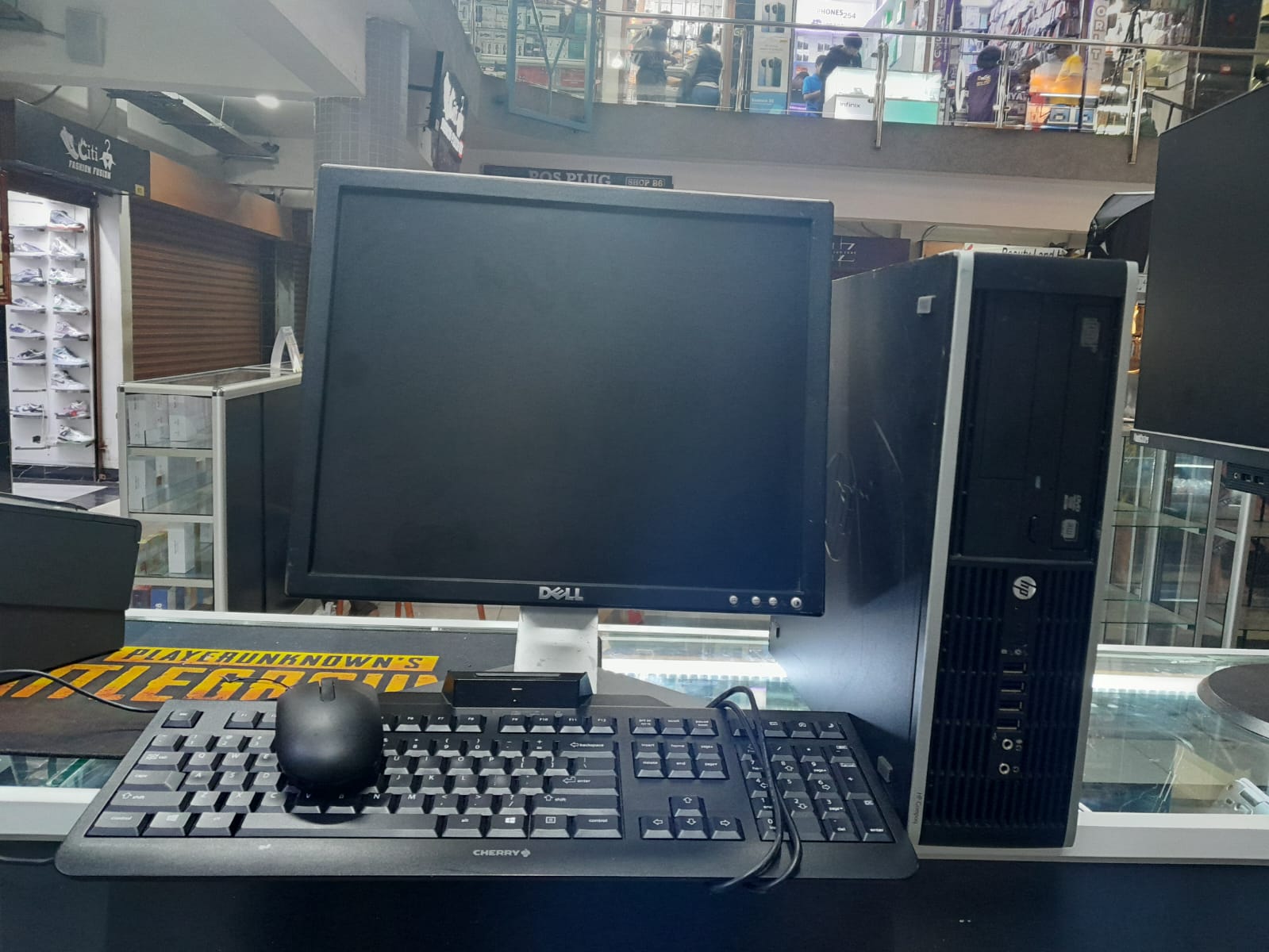 {Complete Set with mouse and keyboard } Refurbished HP COMPAQ INTEL CORE I5-4GB RAM, 500GB HDD-3.0GHz Desktop computer + 17" Monitor-Black