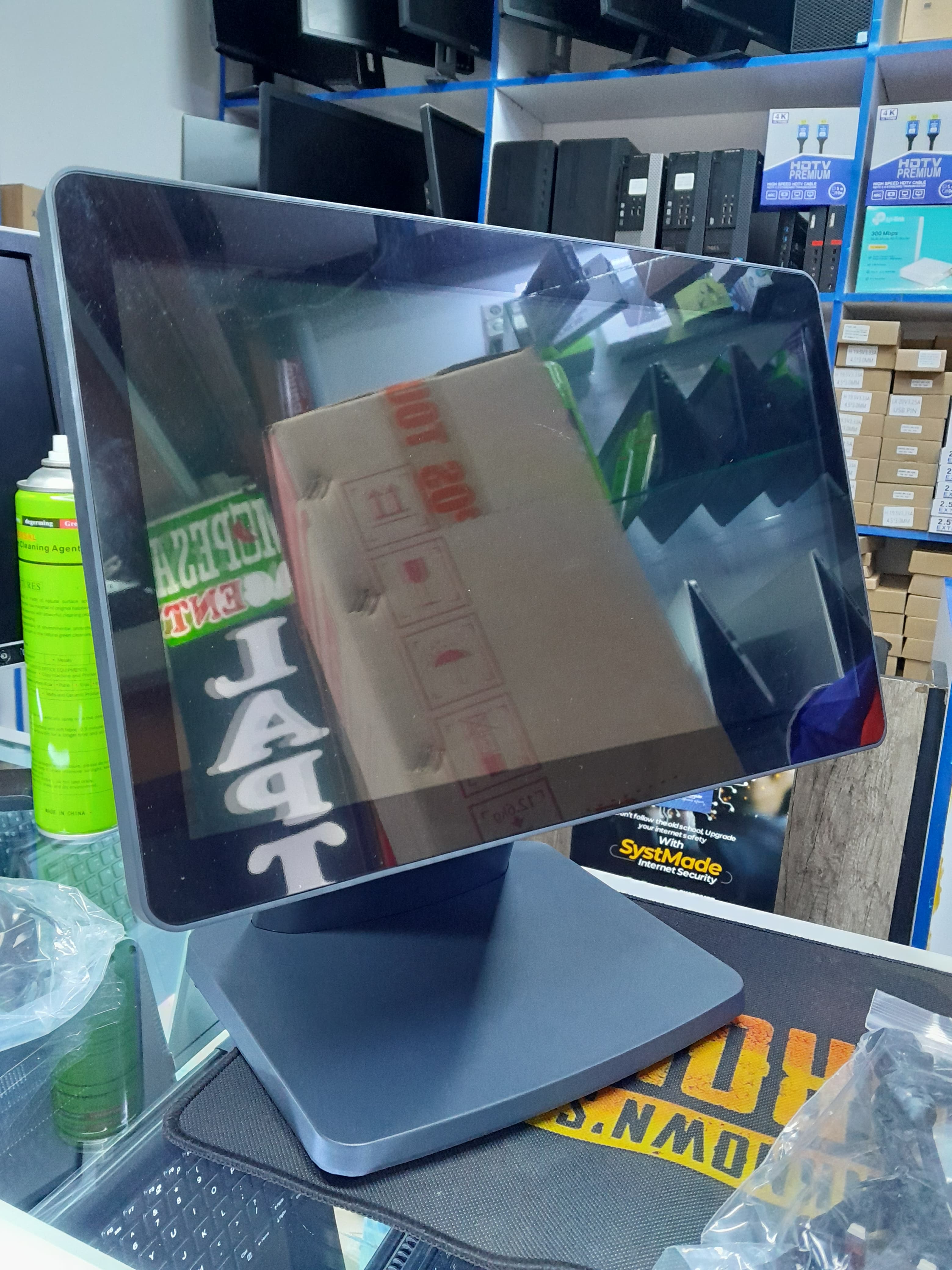 All-in-one TouchScreen POS Intel Core i3 8gb RAM 256gb ssd Windows 10 15"