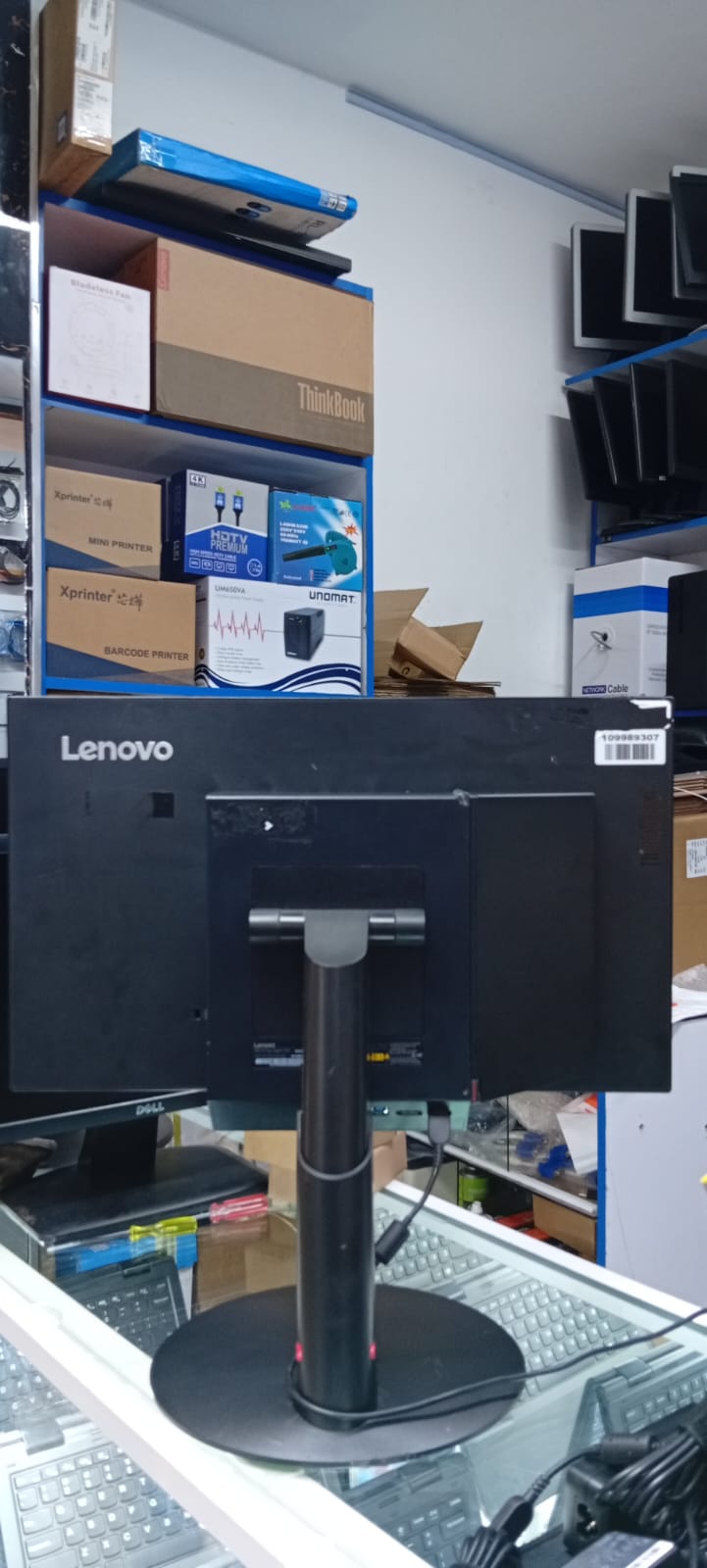 Refurbished Lenovo All In One 22" Edge to Edge Monitor Display Corei5 4GB RAM 256GB SSD Windows 11 Pro