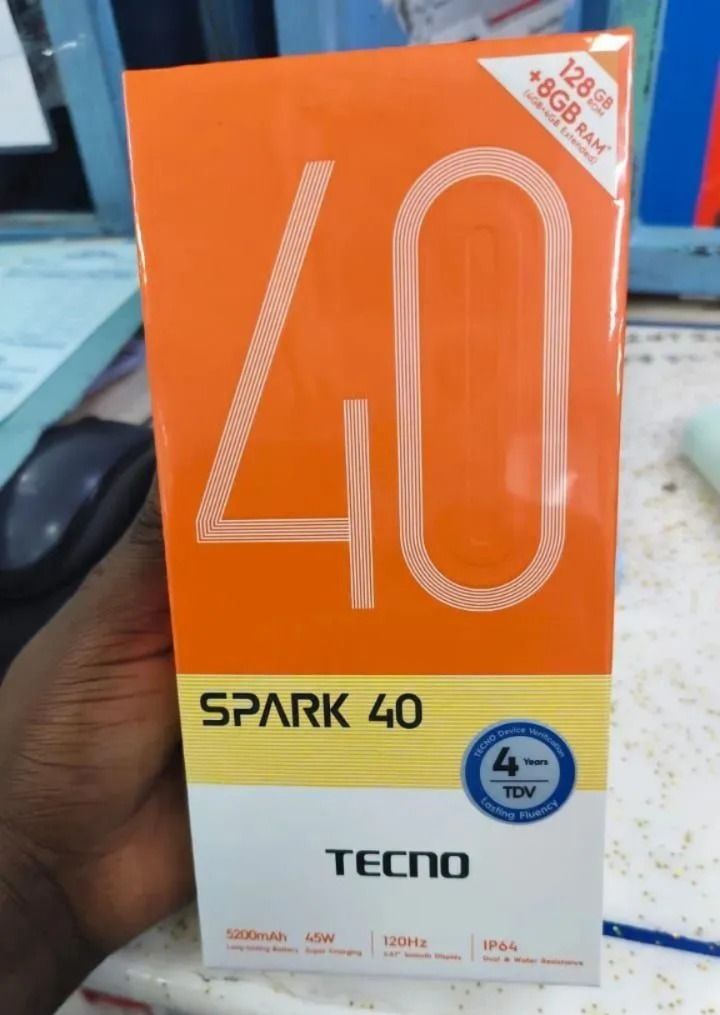 Tecno spark 40 128GB + 8GB(4+4GB EXTENDED) 6.67'' Hole Screen Camera 50MP Main Camera 8MP Front Camera 45W Super Charging 5200mAh Side Fingerprint smartphone