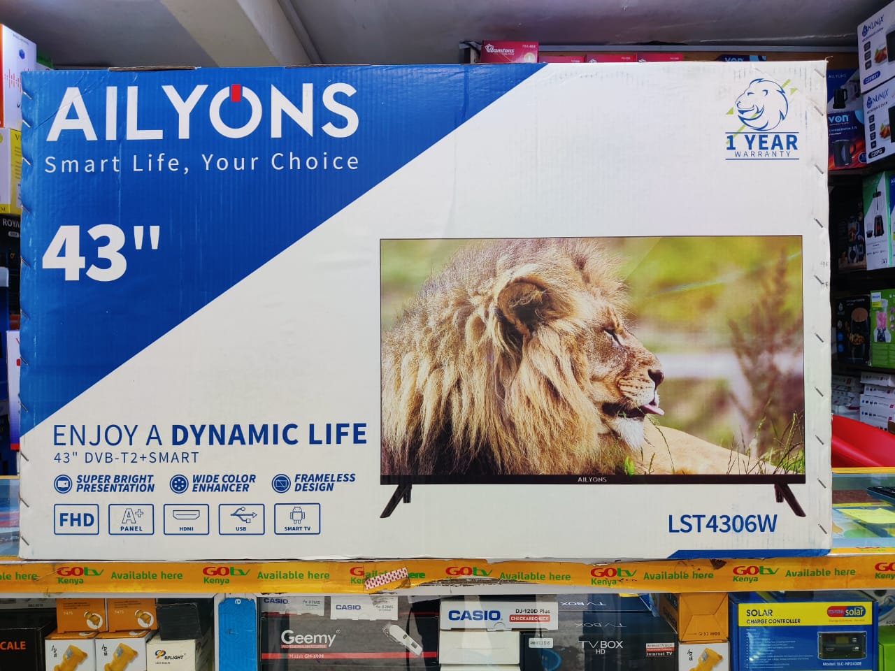 ENJOY A DYNAMIC LIFE*AiLyons 43" Smart with Bluetooth