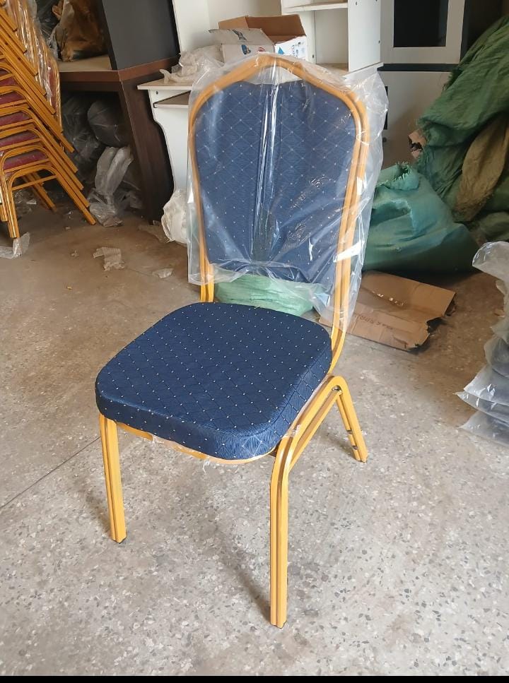 ✅️✔️Enhance your boardroom or office meeting space ✅️✔️Executive Conference ChairMeticulously designed for both style and performance, this chair combines premium materials with ergonomic engineering