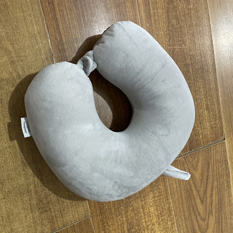 U Shaped Memory Foam Neck Pillows Soft Travel Pillow Massage Neck Pillow Sleeping Airplane Pillow Cervical Healthcare Bedding Black normal