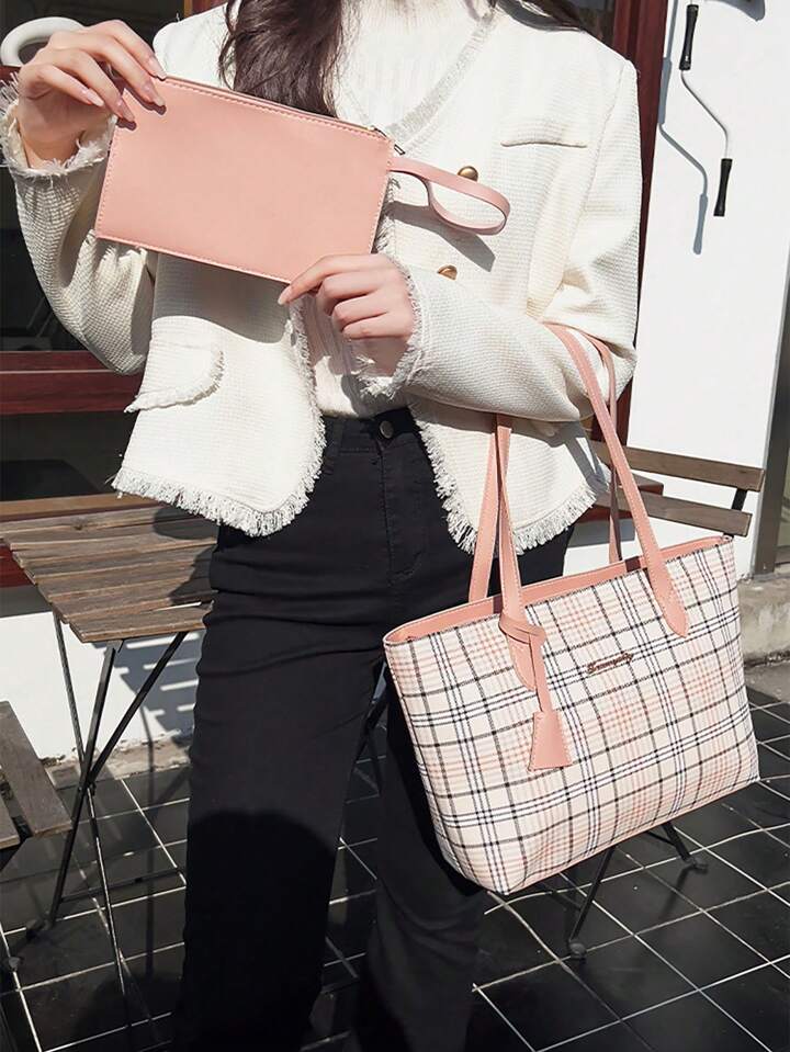 Elegant ladies tote bags., suitable for all occasion