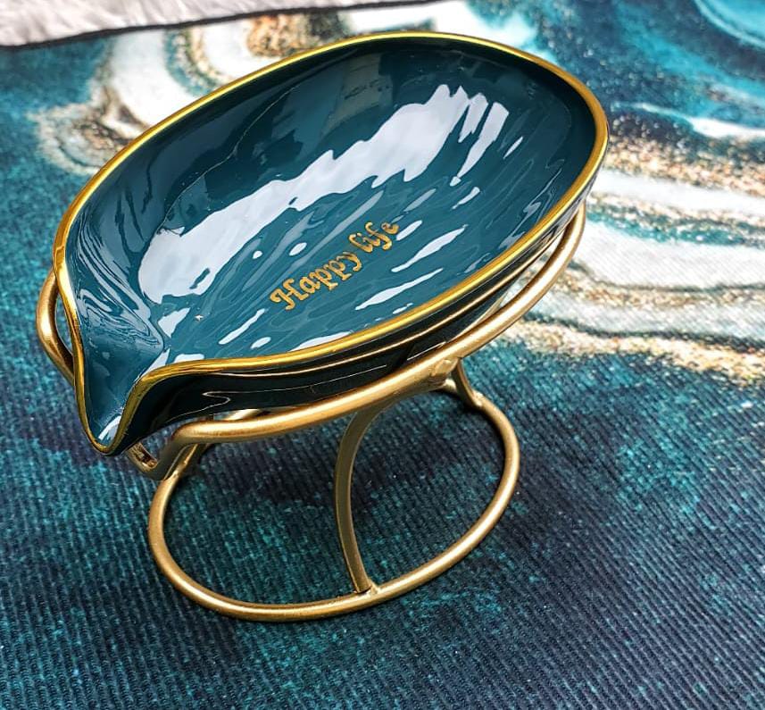 Bathroom Soap Dish Light Luxury Soap Holder Toilet Soap Tray Kitchen Box Container Style Savon Rack Household Accessories