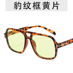Retro Aviator Sunglasses for Women Men Red Lens as picture