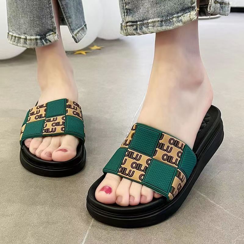 2024 Thick summer women's slippers for outdoor wear, dormitory and office outings, casual shoes for children, thick soled comfortable beach shoes 01 35-36