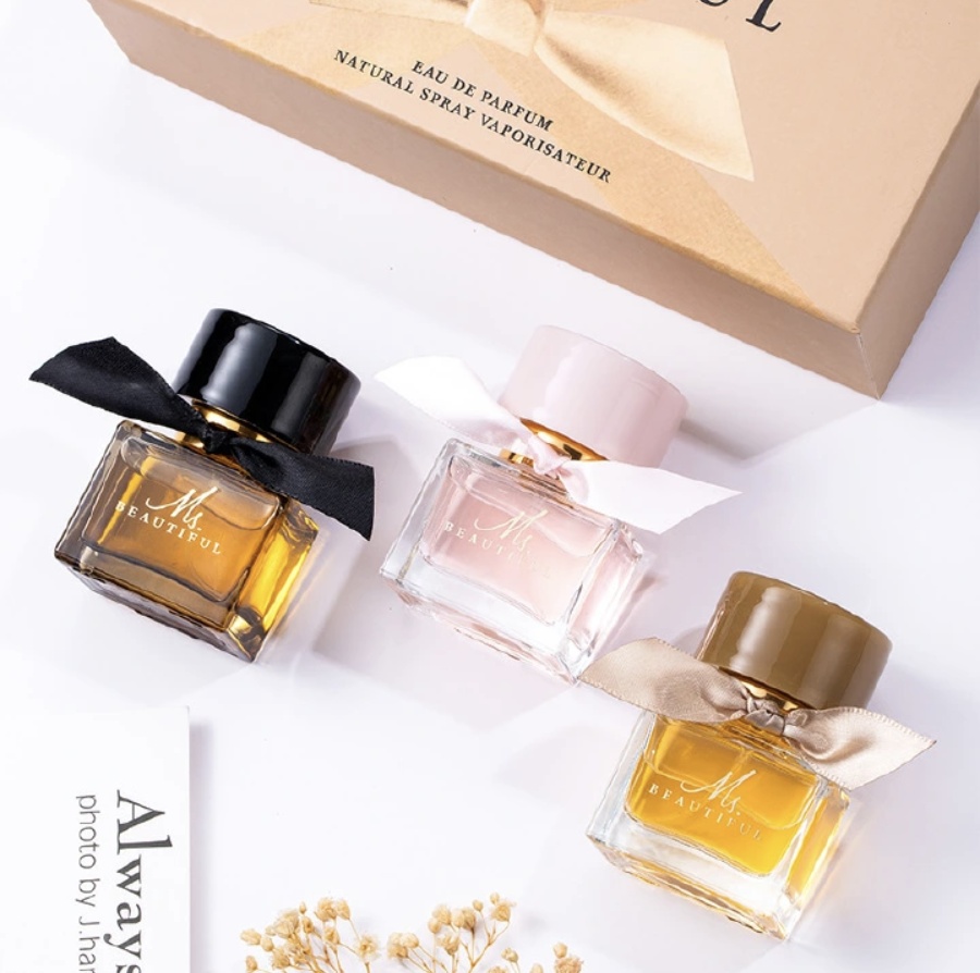 3 PCS Popular Women Perfume Set 3 in 1 Ladies Perfume Long Lasting Fresh Perfumes Light Fragrance Gift Perfume Set as picture 30ml*3 [分类版本1]