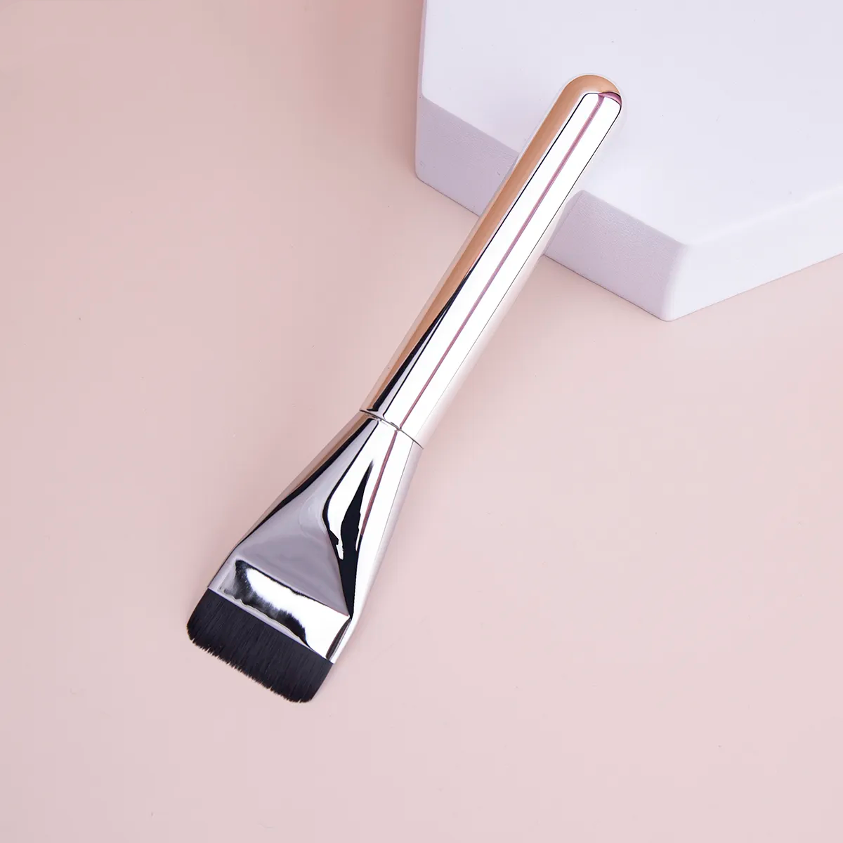 Ultra Thin Foundation Brush Lightweight and Thin Face Contour Brush Flat Contour Brush Blending Foundation Cream Makeup Brushes Silver One size [分类版本3]