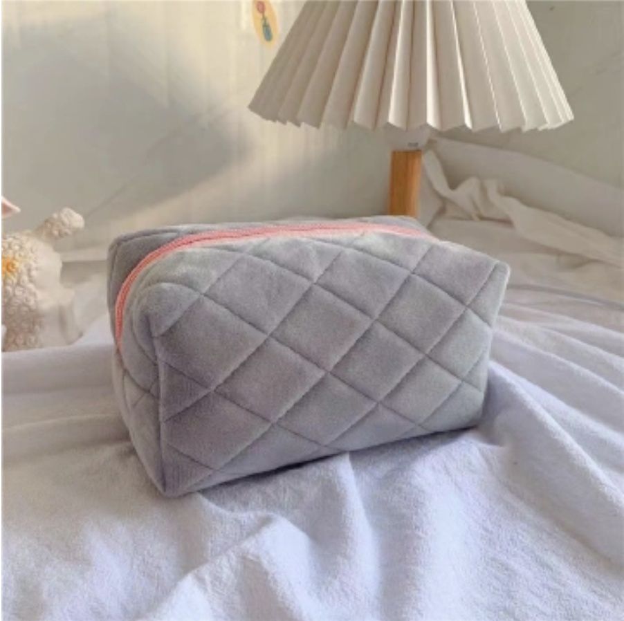 Ladies 1 Large Zipper Travel Toiletry Bag For Premium Makeup Bag Purple One size [分类版本1]