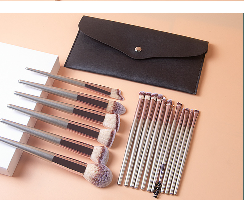 Makeup Brush Set 18 Pcs Premium Synthetic Foundation Powder Concealers Eye shadows Blush Makeup Brushes champagne 18 cm [分类版本3]