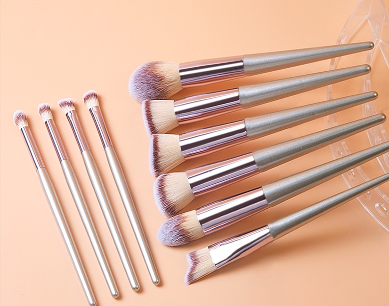 Makeup Brush Set 18 Pcs Premium Synthetic Foundation Powder Concealers Eye shadows Blush Makeup Brushes champagne 18 cm [分类版本3]