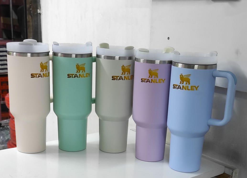 Stanley Quencher FlowState Tumbler 1.2L - Cold For 11 Hours - Iced For 48 Hours - Water Bottle with Straw, Handle and Lid - Dishwasher Safe - Travel Mug For Cold or Hot Drinks - Blue Spruce