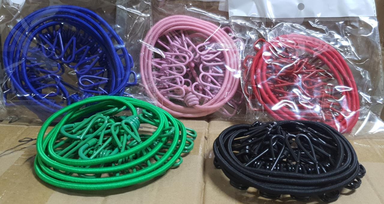 Strong 1.8m To 3.4m Stretching Cloth Line With 12 Pegs.Durable Wild Travel & Portable Line Rope with Clips,
Normal size 1.8 meters and stretched size 3.6 meters.
Makes your laundry and hanging more co