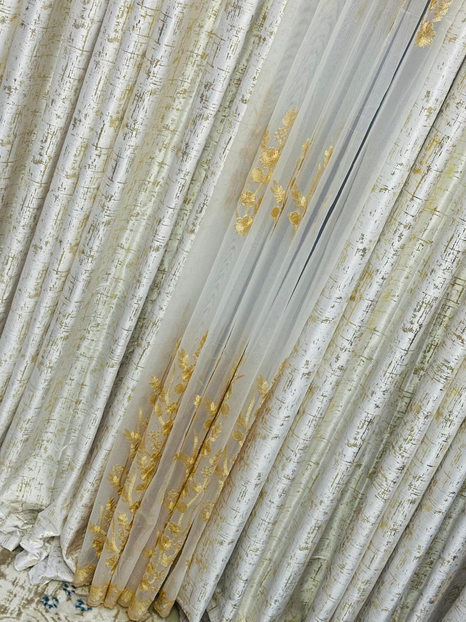 *3 pc Velvet Curtains(Thunder Effect)* 
▪️ 2 Curtains 1.5 m each
▪️1 Sheer-3 m
▪️Height-2.5m
 *Available in* 

It has a smooth soft feel. This you will love.