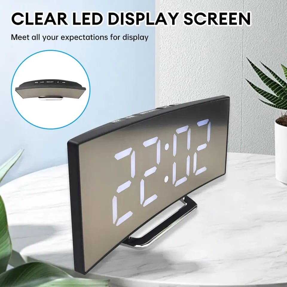 Digital Alarm Clock Bedside, LED Bedside Clock with 7" Curved Screen, Snooze, USB Charging Port and battery powered, for Heavy Sleepers, Travel clock, 12/24 Hour system