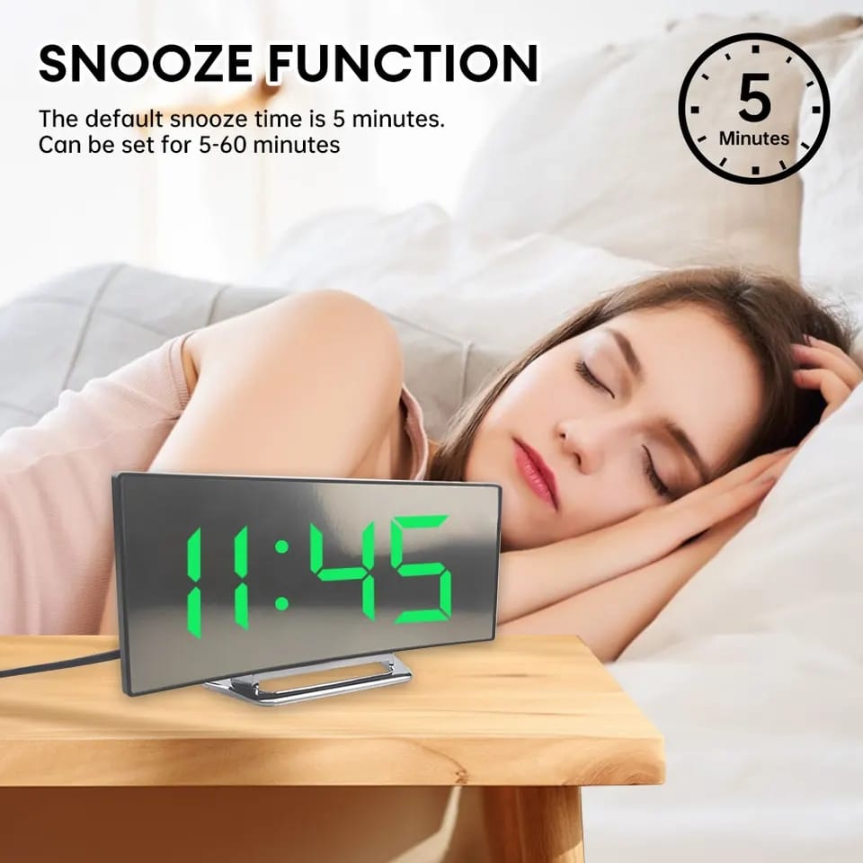 Digital Alarm Clock Bedside, LED Bedside Clock with 7" Curved Screen, Snooze, USB Charging Port and battery powered, for Heavy Sleepers, Travel clock, 12/24 Hour system
