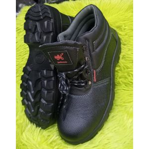 Fashion Men's Womens All Season Fuel And Oil Resistance Industrial Safety Boot - Black.Material : lightweight safety shoes it features a synthetic upper,
 style for easy fit-, airmax sole, -soft linin