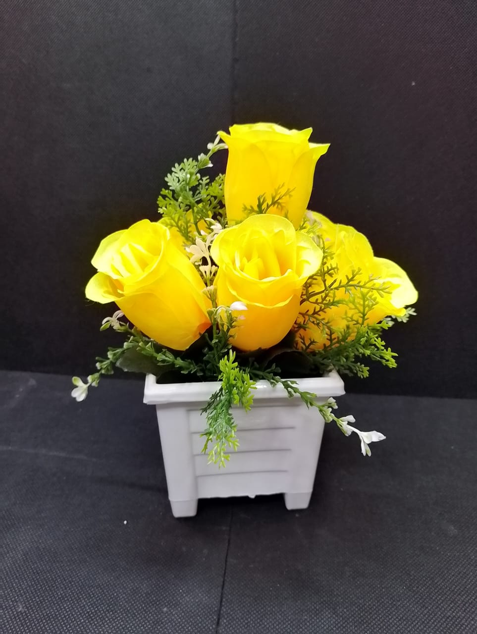 Table Top Artificial Rose Flower..Artificial flowers/plants add a luxurious touch to your interior setting and the same time, it is a zero maintenance. Its arrangement ideas lights up your living spac