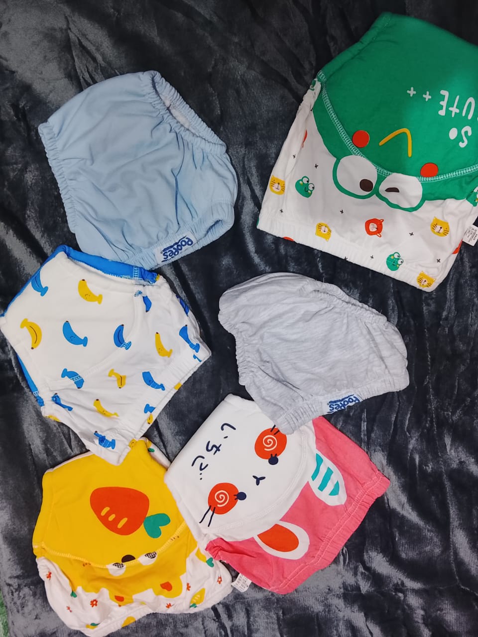 Training pants When baby pee, the urine will be absorbed by training pants, he will feel uncomfortable because the cloth of the training pants is wet.