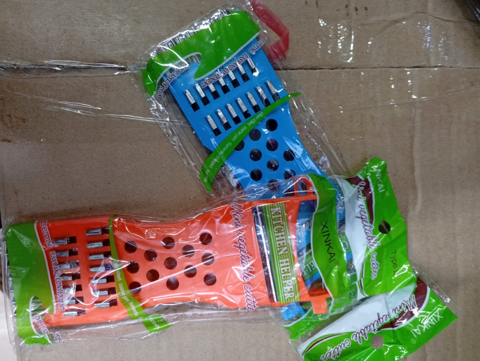 2pcs 5 In 1 Cucumber Carrot Potato Slicer.5 In1 Cucumber Carrot Potato Slicer Peeler Grater Fruit Vegetable Speed Cutter. Its suitable for Peeling Carrots, and Potatoes; Cutting potato chips, and Bagg
