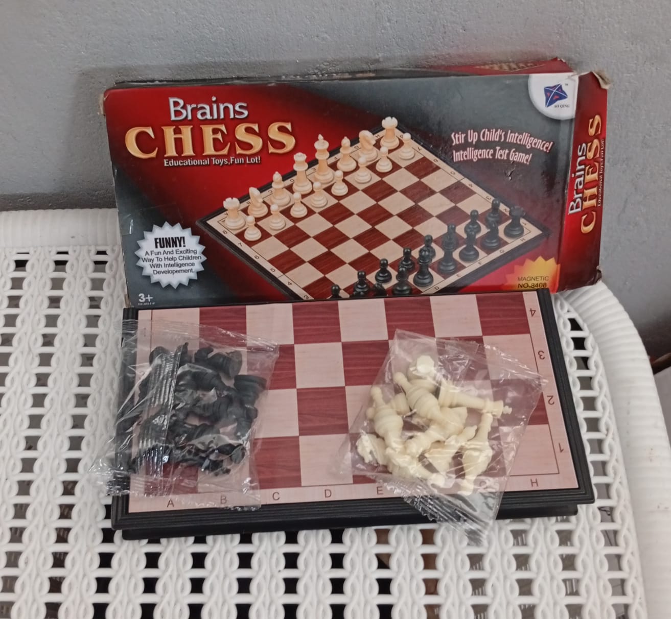 PREMIUM Chess Board with Magnetic Playing Pieces, A Fun and Exciting Chess Set to Play for Kids and Adults🦋Strong in every piece ensure pieces stay firmly in place during travel or outdoor play

【Wat