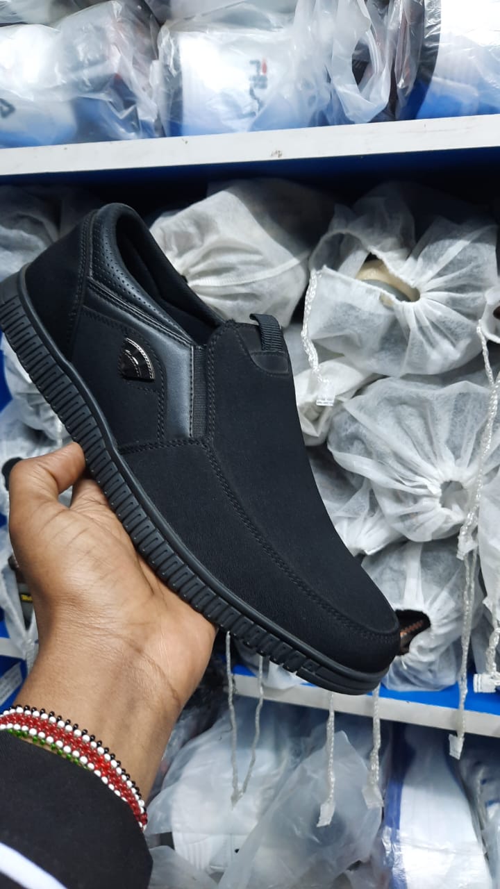 All Weather Men Rubber Shoes With Upper Canvas Material Rubber Sole All Weather Comfortable Shoes Size 40-45 Colour Black Slip On Design