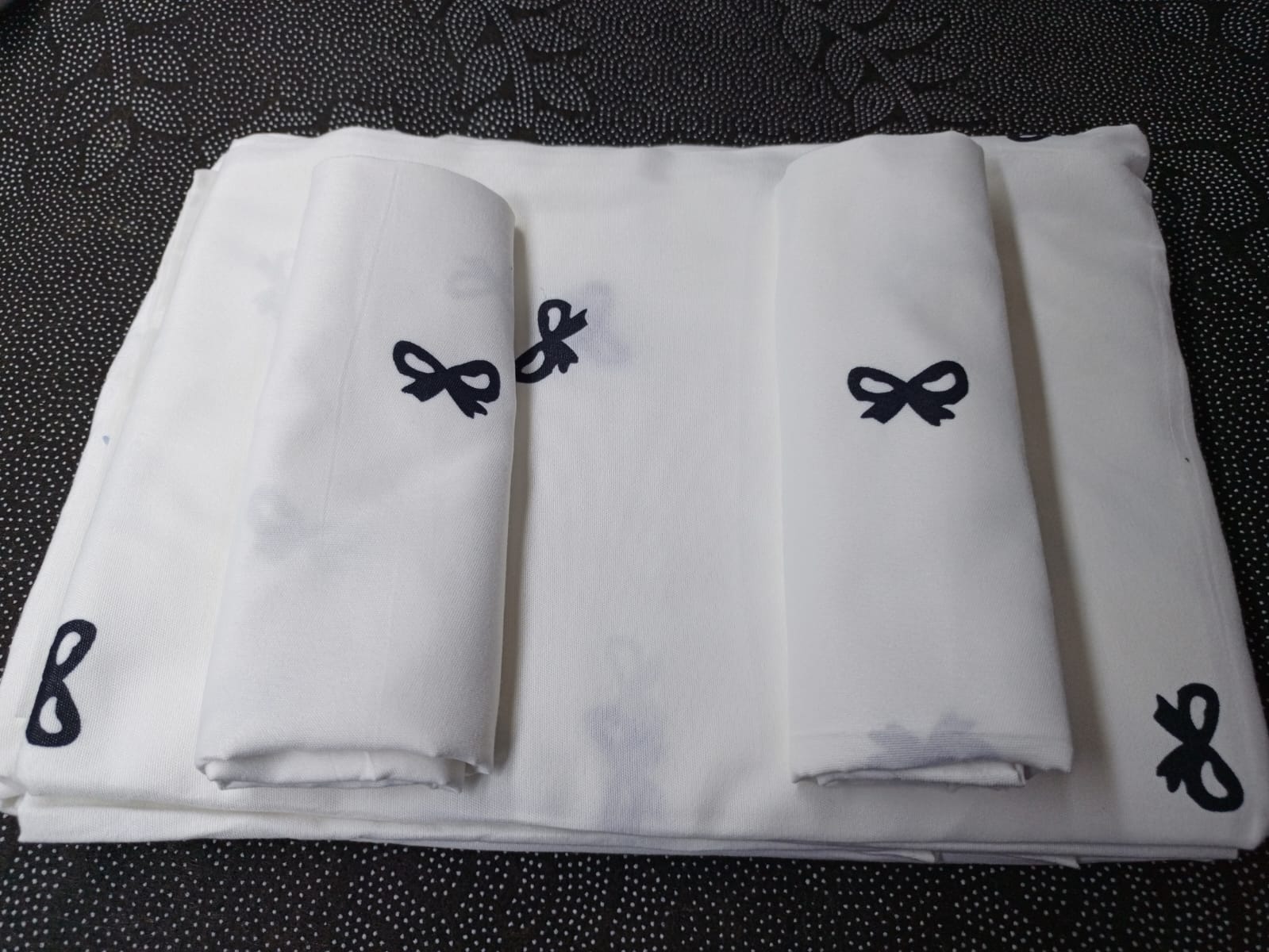 5x6 4Pcs Fashion Bedsheet Set (2 Bedsheets & 2 Pillowcases)