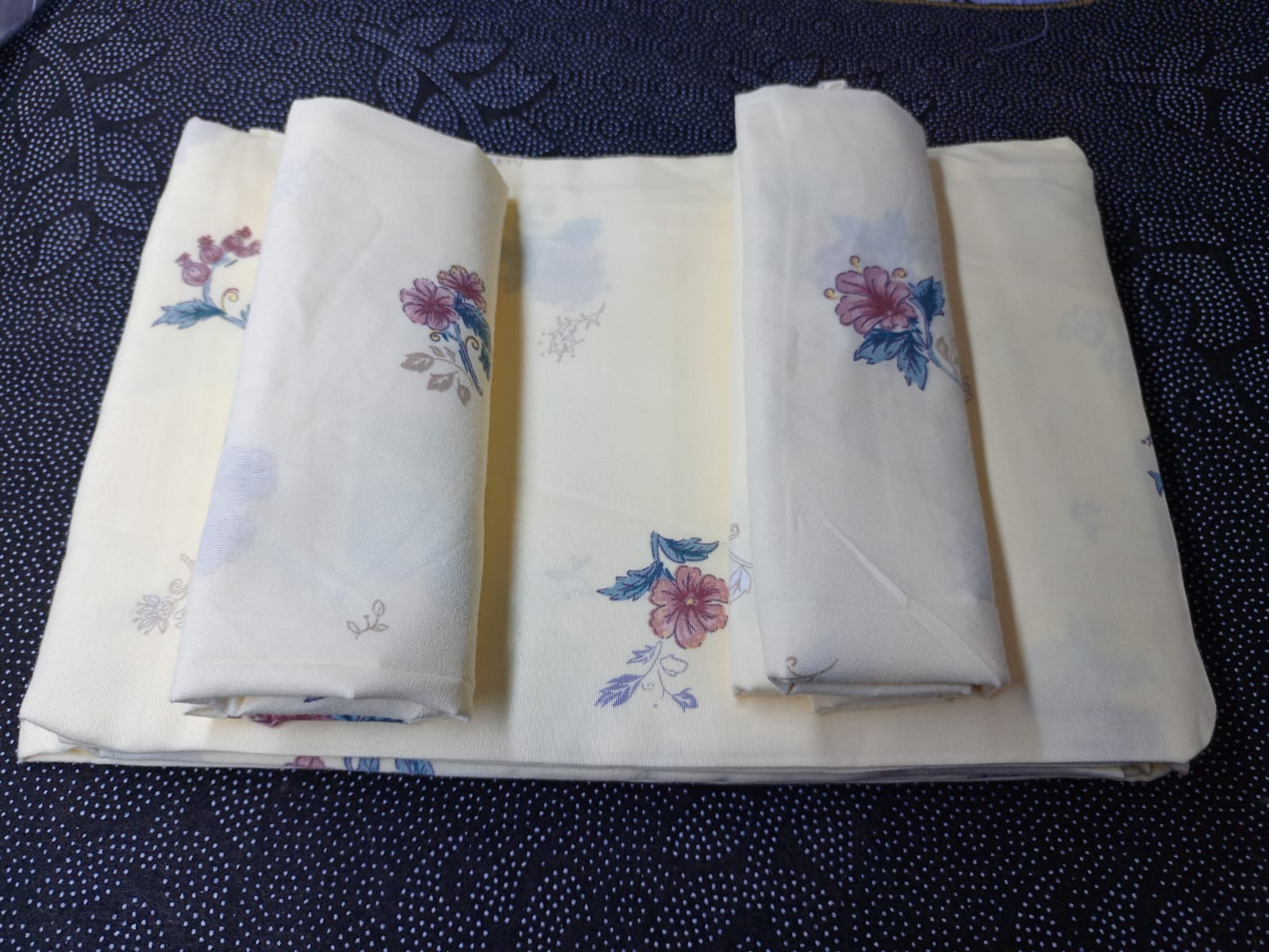 5x6 4Pcs Fashion Bedsheet Set (2 Bedsheets & 2 Pillowcases)