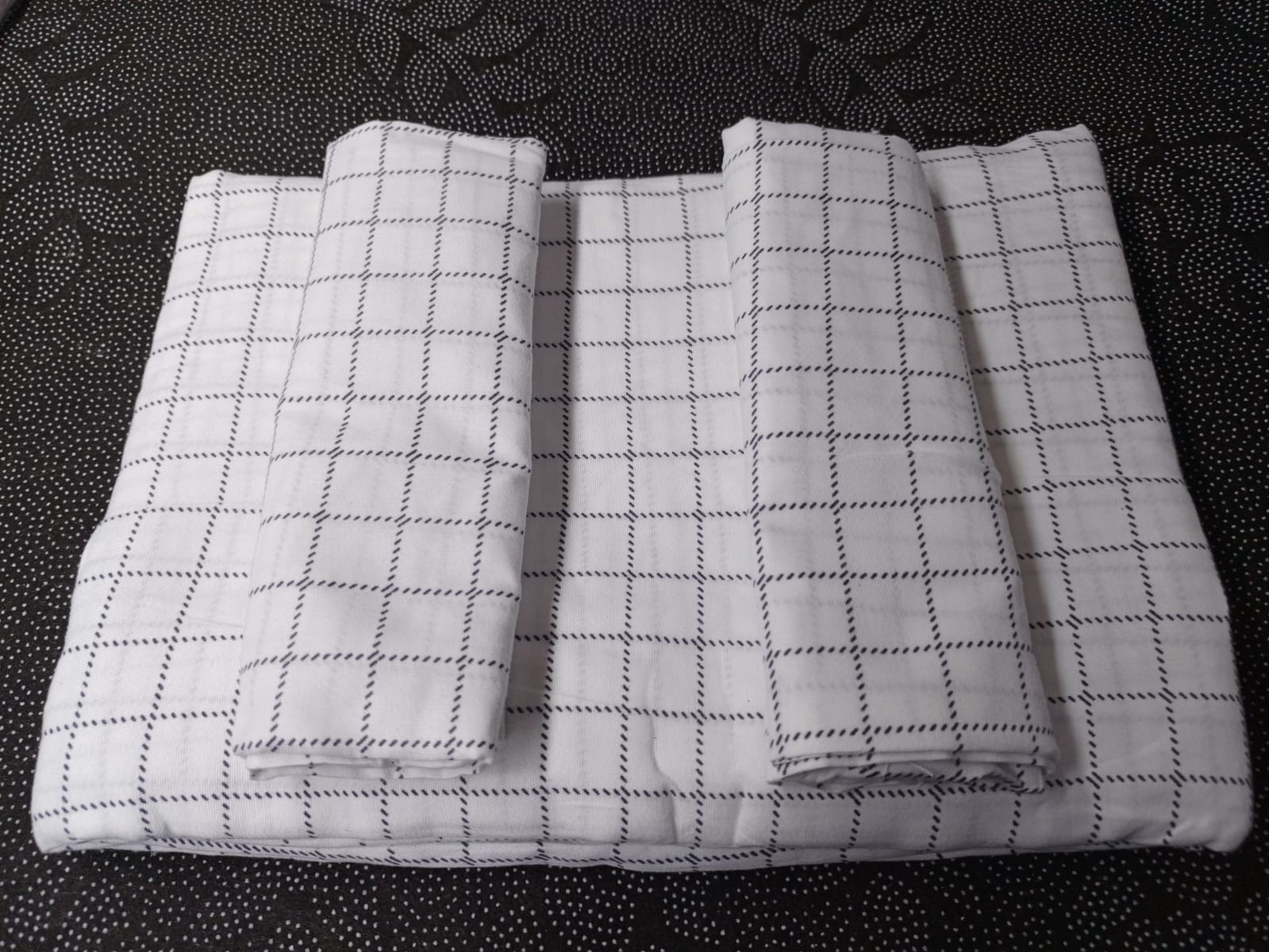 5x6 4Pcs Fashion Bedsheet Set (2 Bedsheets & 2 Pillowcases)