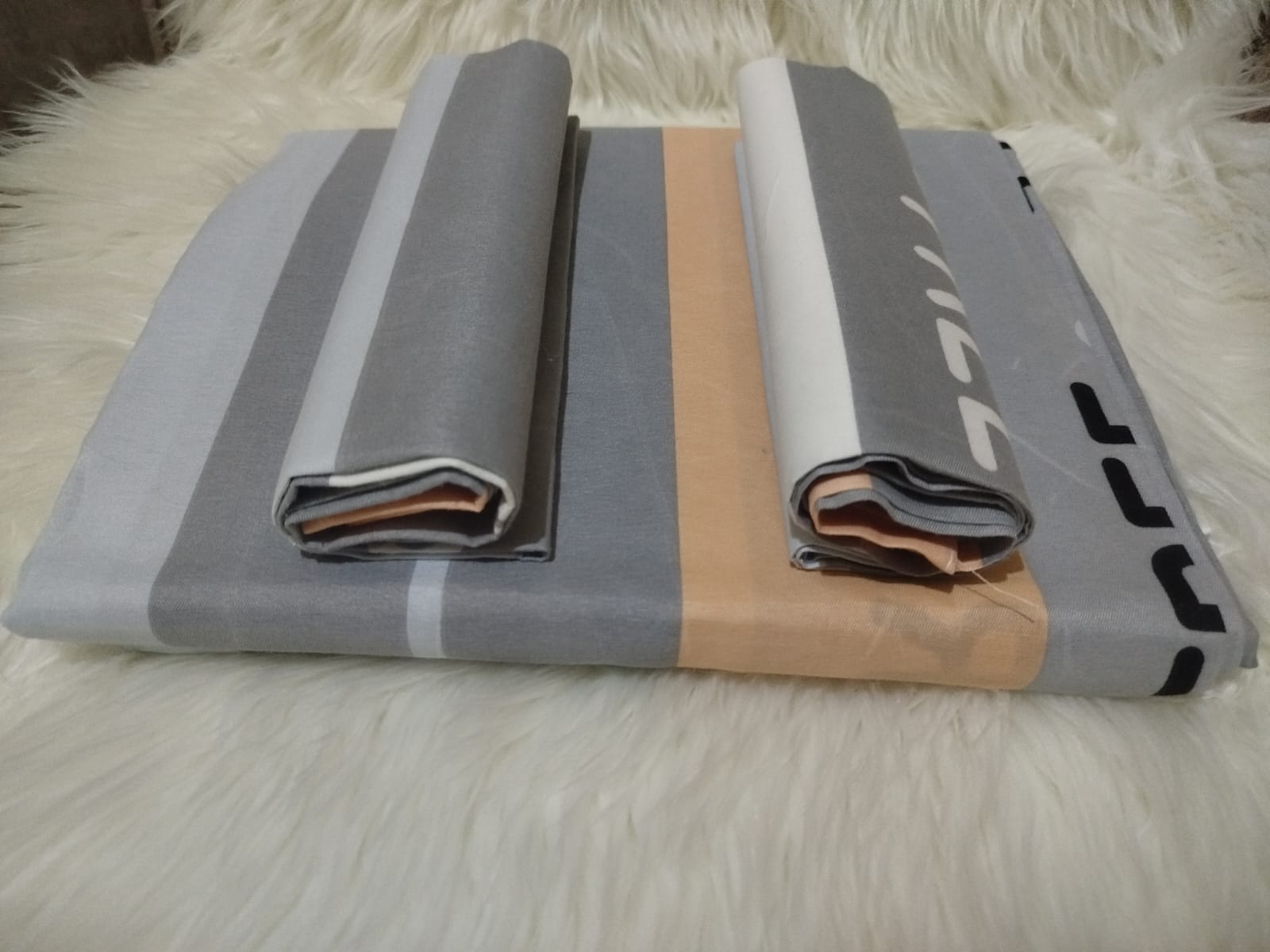 Elegant Comfy Bedsheets Set Of 4Pcs 5x6 (2 Bedsheets & 2 Pillowcases)